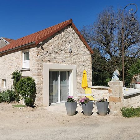 Gites Les Ecuries Saserang Mouilleron Exterior foto
