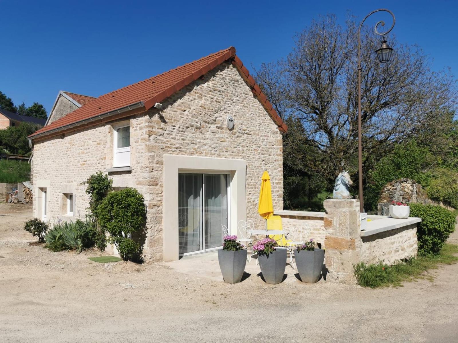 Gites Les Ecuries Saserang Mouilleron Exterior foto
